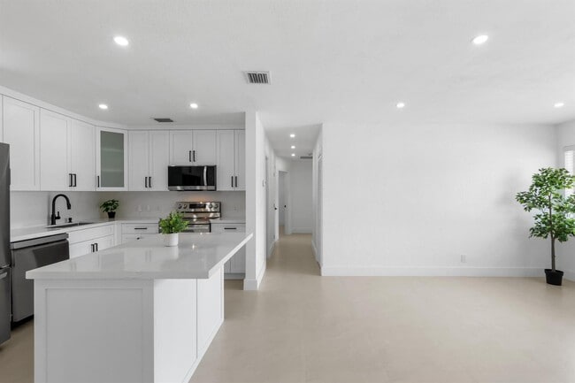 Building Photo - 6573 Eaton St