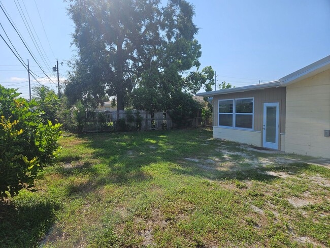 Building Photo - Block Remodeled Seminole Home