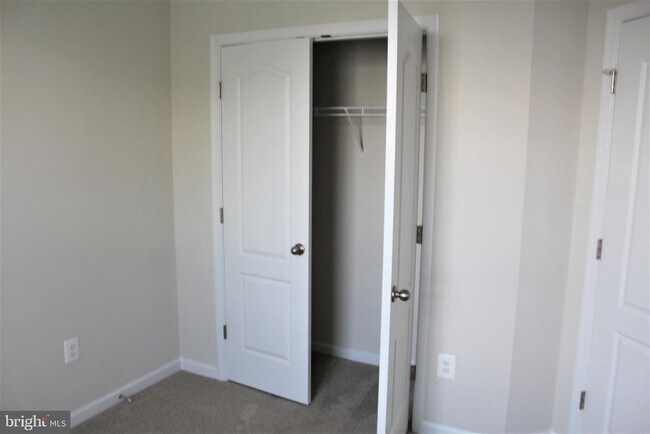 Building Photo - 6050 Krantz Dr
