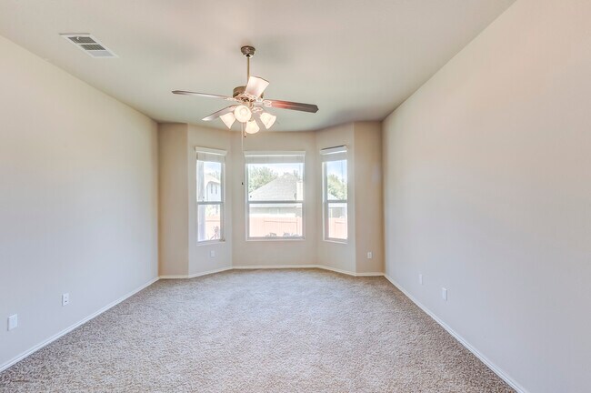 Building Photo - 1604 Greenside Dr