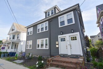 Building Photo - 48 Farquhar St