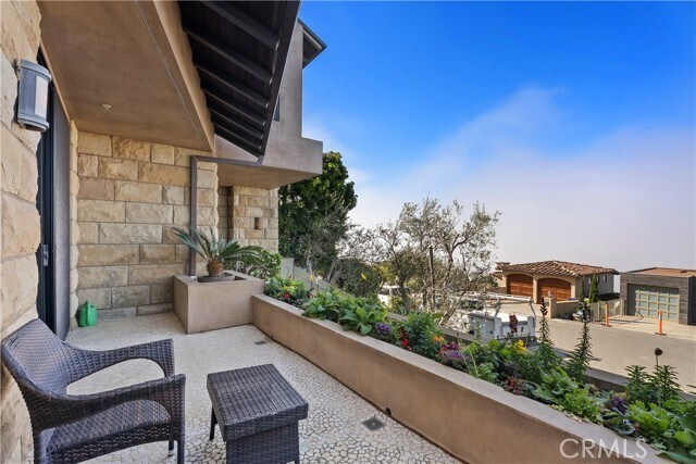 Building Photo - 2378 Crestview Dr