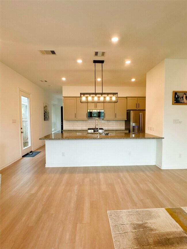 Building Photo - 4015 Champlain Wy