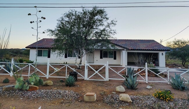 Building Photo - 73 Ver Patria