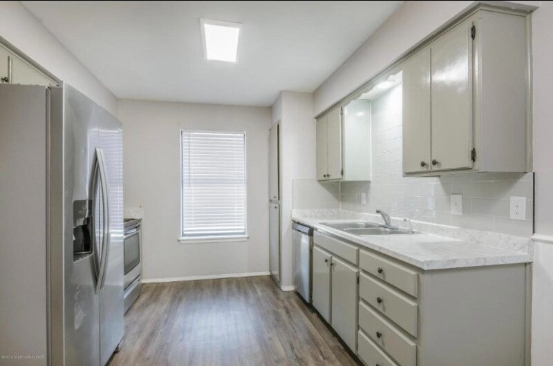 Building Photo - 611 Butterfield Trail