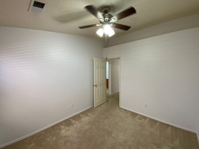 Building Photo - 3 Bedroom Single Story Home Available Near...