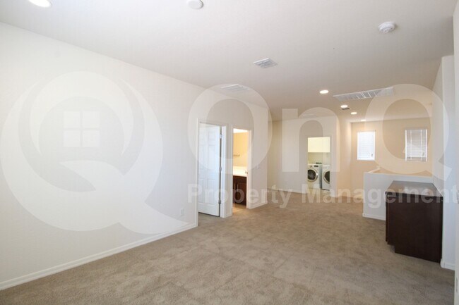 Building Photo - 10169 W Los Gatos Dr