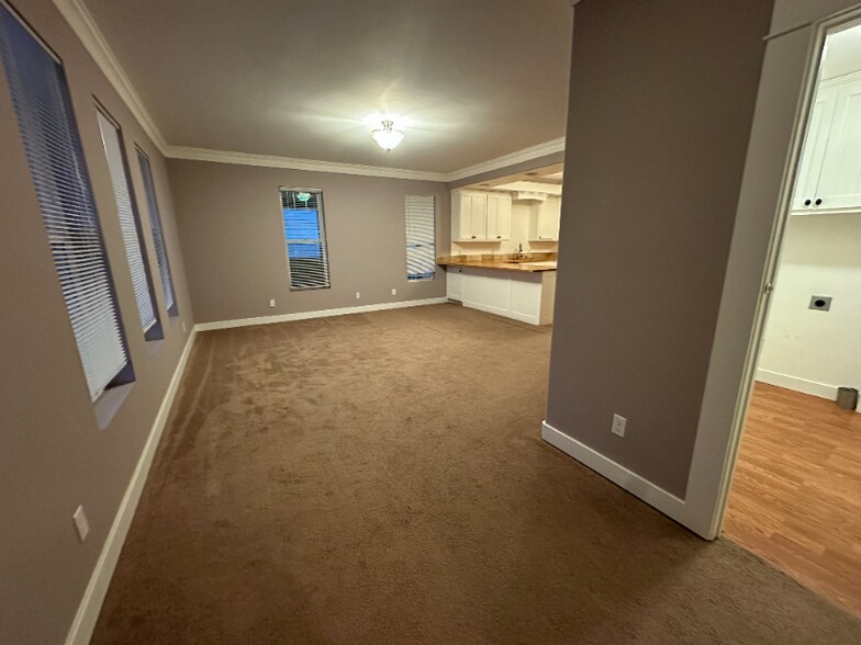 Building Photo - 401 Abby Rd