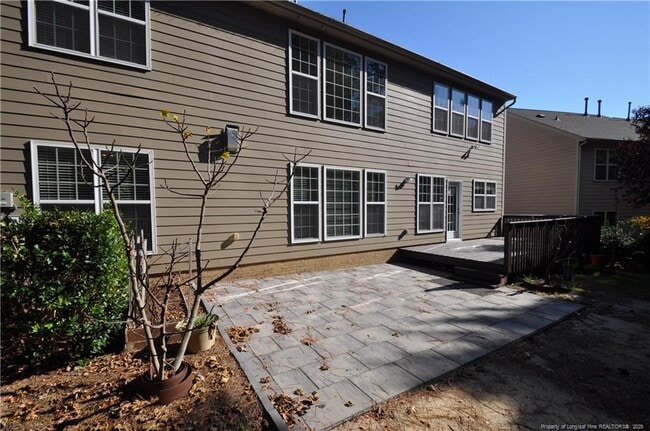 Building Photo - 300 Sutton Glen Dr