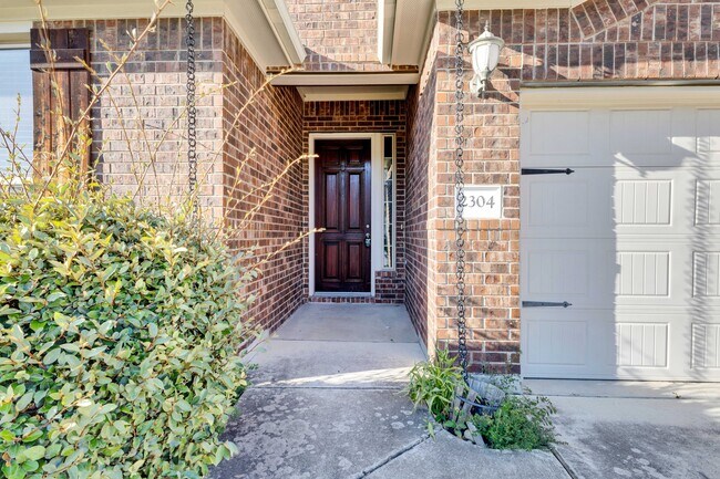 Building Photo - 2304 Abilene Ln