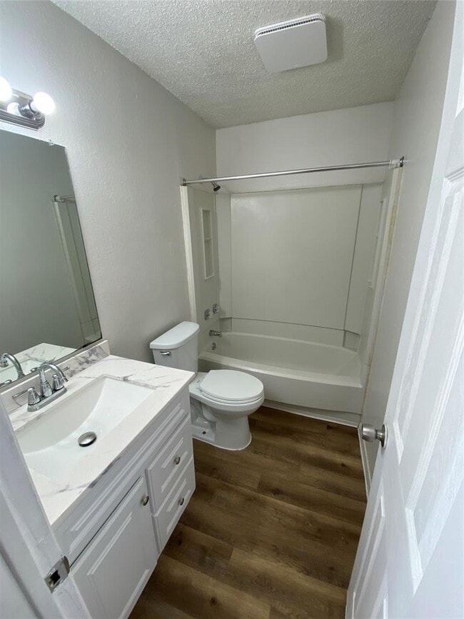 Building Photo - 806 Sirocco Dr
