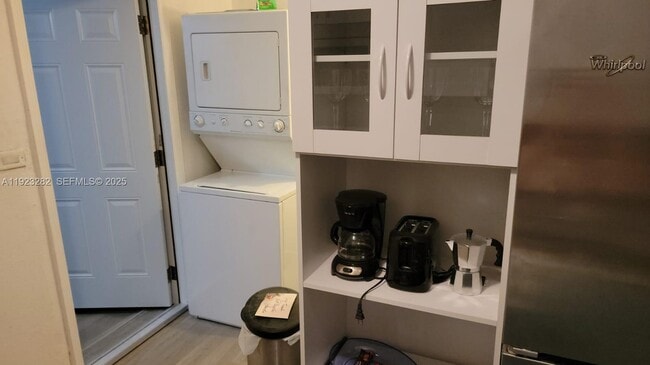 Building Photo - 2530 NW 17th St