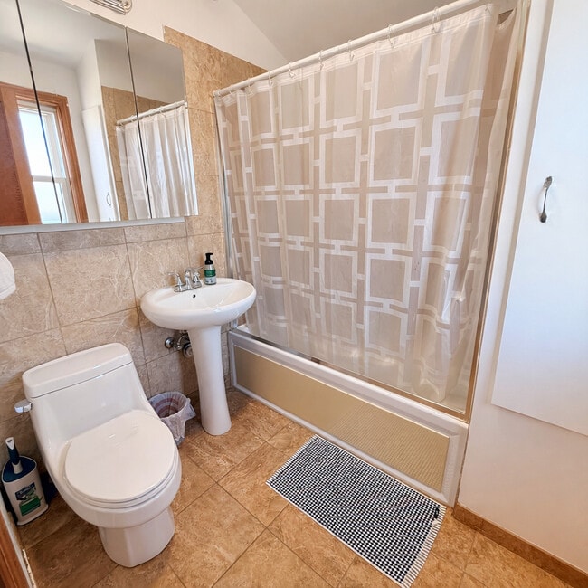 Building Photo - 3857 W 51st St