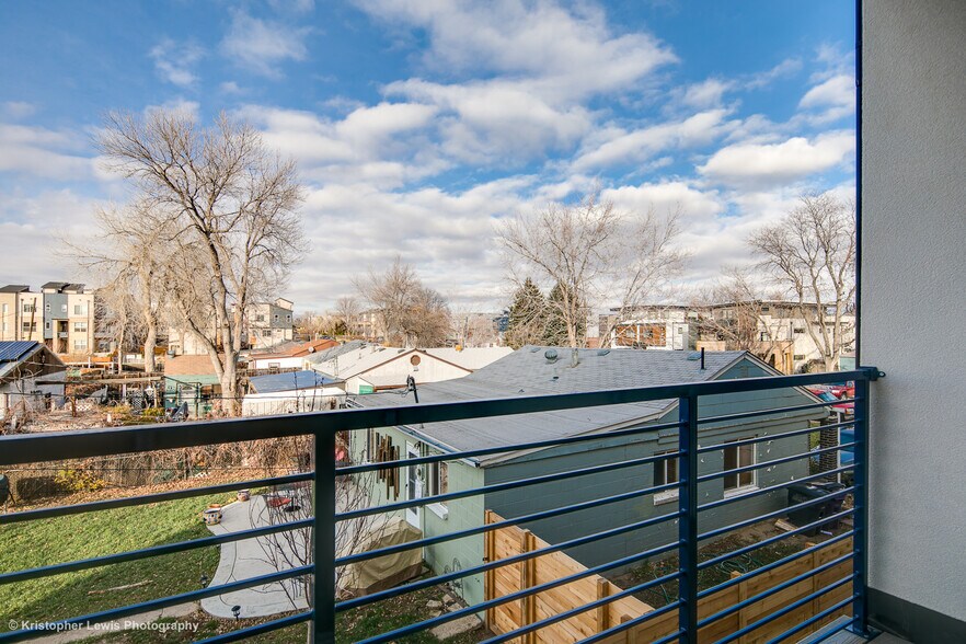 Building Photo - 1559 King St