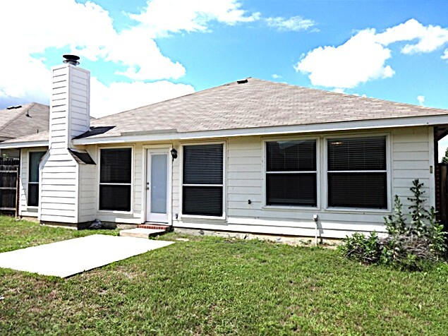 Building Photo - 817 Fox Hunt Trail
