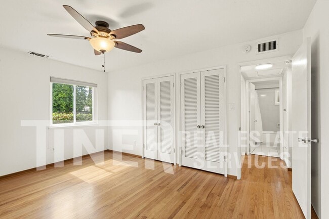 Building Photo - 8665 Everglade Dr