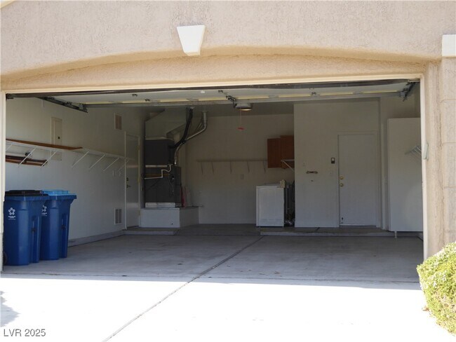 Building Photo - 2833 Vista Butte Dr