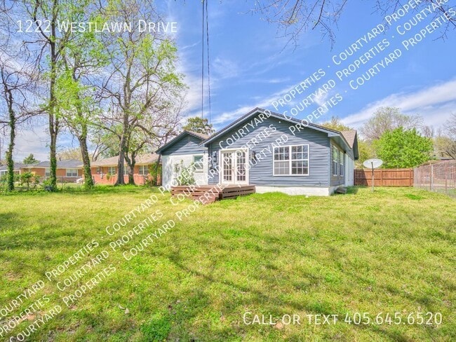 Building Photo - 1222 Westlawn Dr