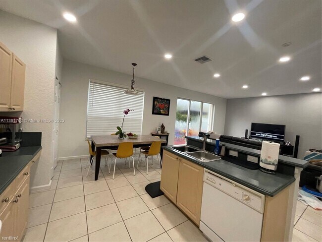 Building Photo - 5 br, 3 bath House - 16479 SW 29th St # 16479