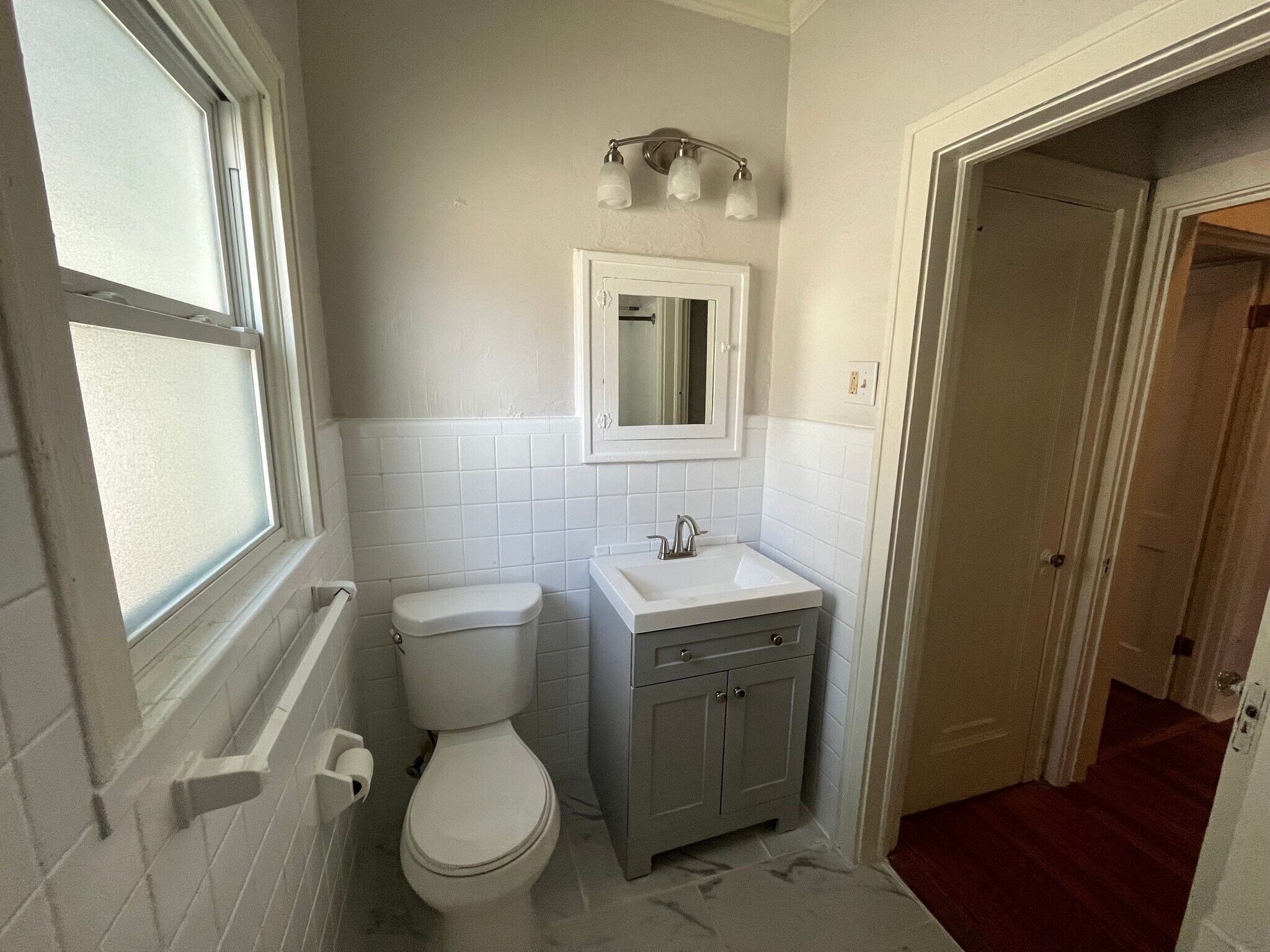 Building Photo - 2149 Mango Pl
