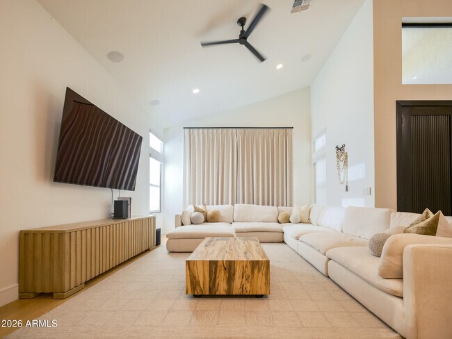 Building Photo - 2024 E Granite View Dr