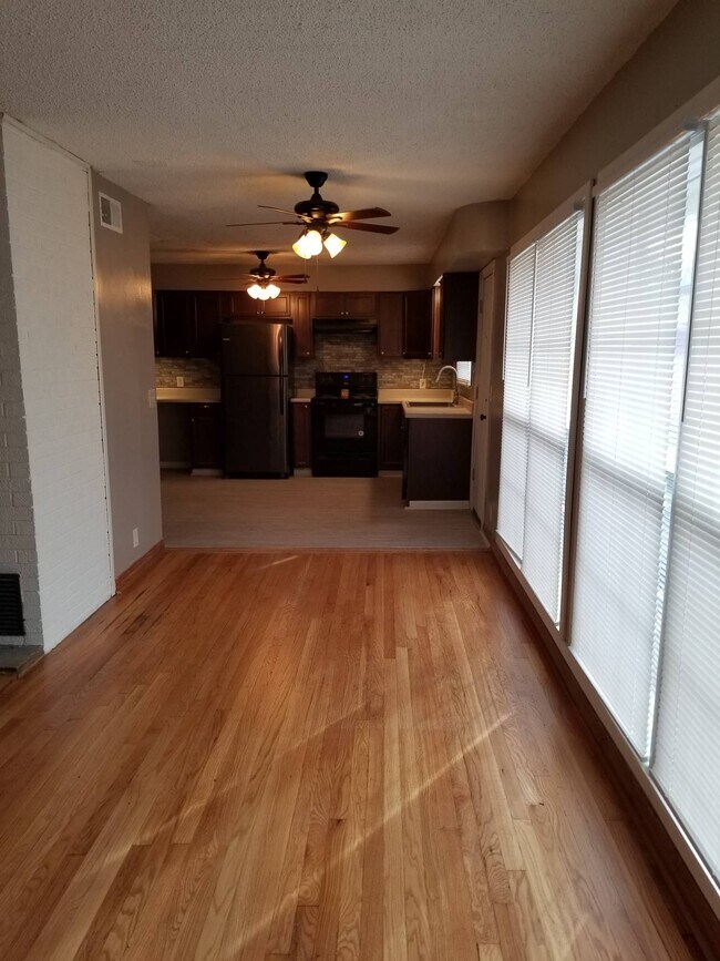 Building Photo - 3810 E Pawnee Ct