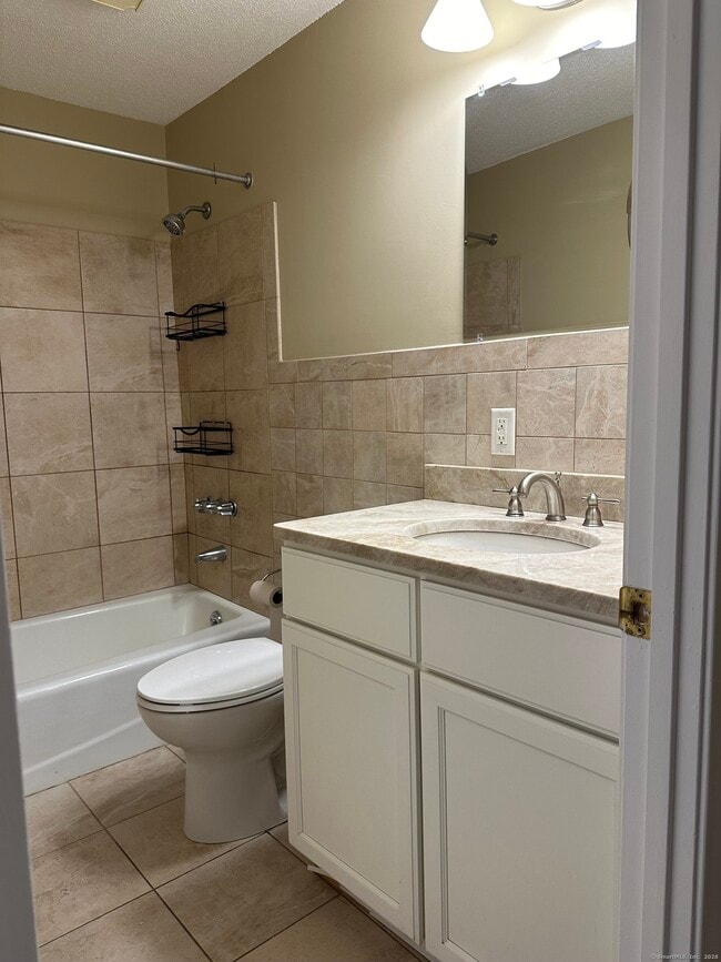 Building Photo - 2422 Harbor View Dr