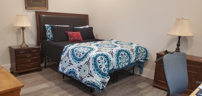 Building Photo - 2201 Esteban St