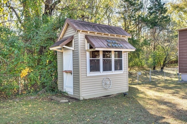 Building Photo - 808 Water View Terrace