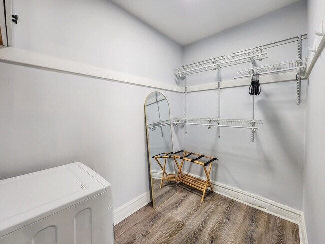 Building Photo - 2115 N Sedgwick St