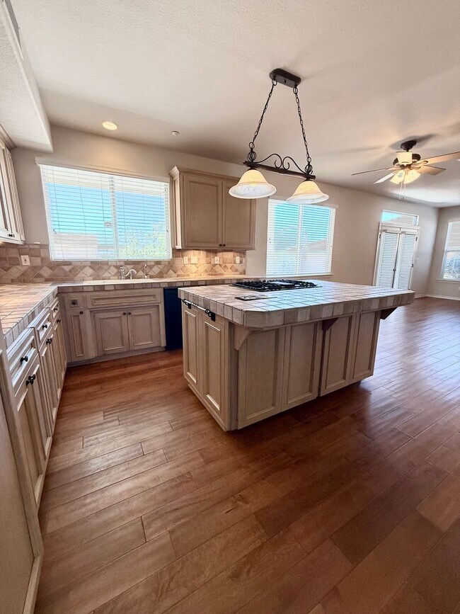 Building Photo - 3 BEDROOM 2 BATH HOME IN TEMPLETON!! MOVE IN READY