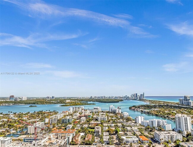 Building Photo - 9901 E Bay Harbor Dr