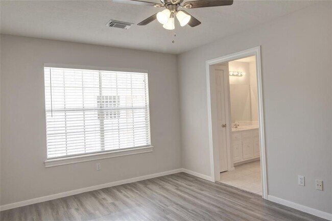 Building Photo - 20507 Chapel Glen Ct