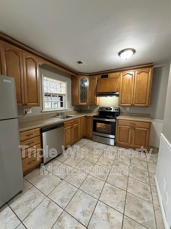 Building Photo - 520 Hentschel Pl