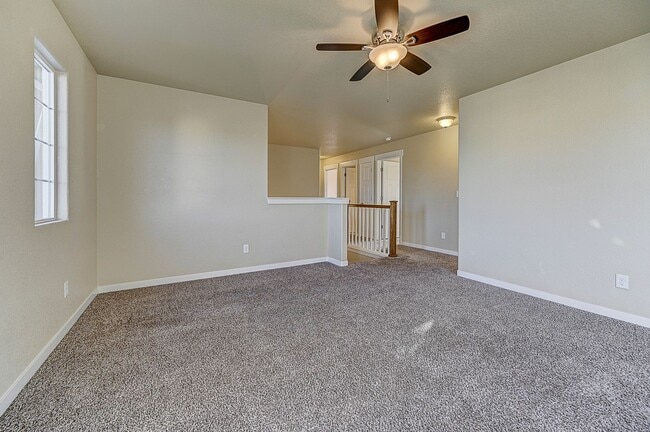 Building Photo - HUGE SIX (6!!!) BD HOME IN LORSON RANCH!