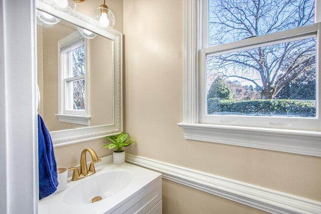 Building Photo - 1108 Brittley Way