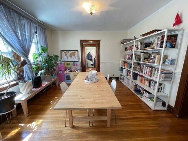 Building Photo - 78 Browne St