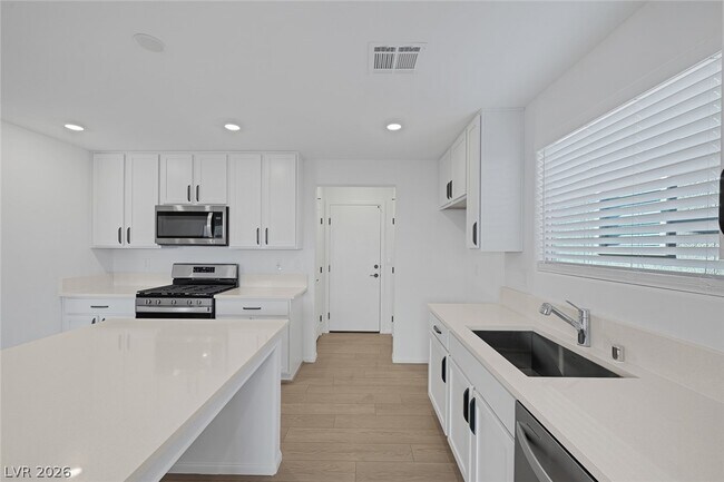 Building Photo - 9514 Wayfarer Seek Ct