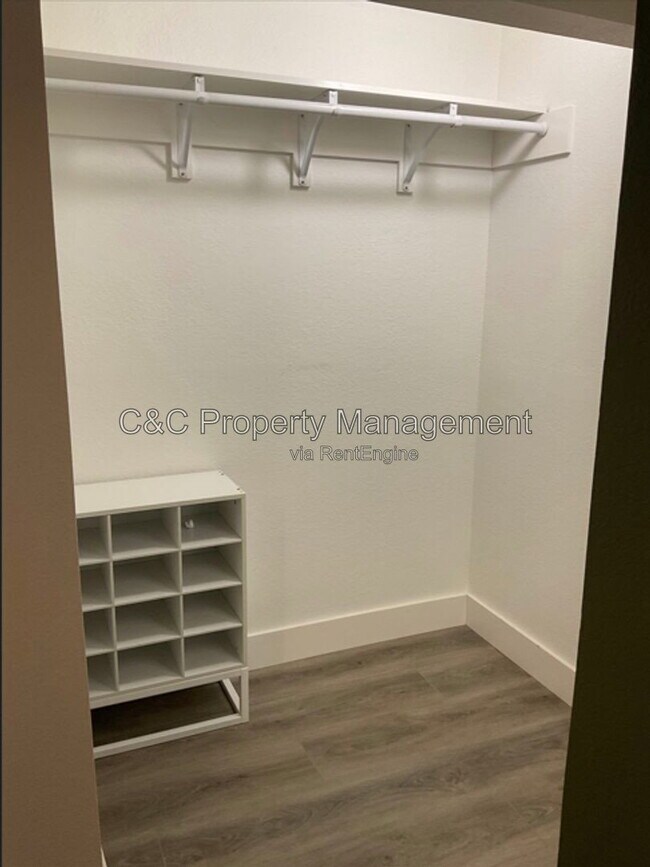 Building Photo - 314 Arreba St