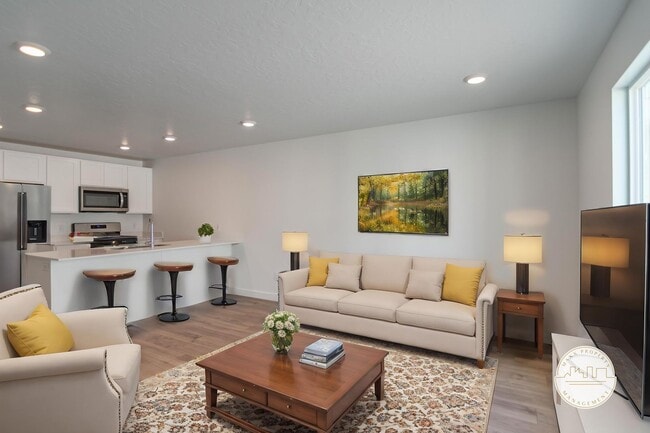 Building Photo - 3-Bed 2-Bath Townhome In Spanish Fork With Great Amenities!