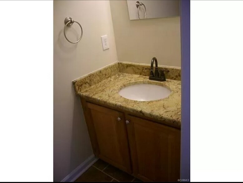 Building Photo - 5601 Silver Fox Ln