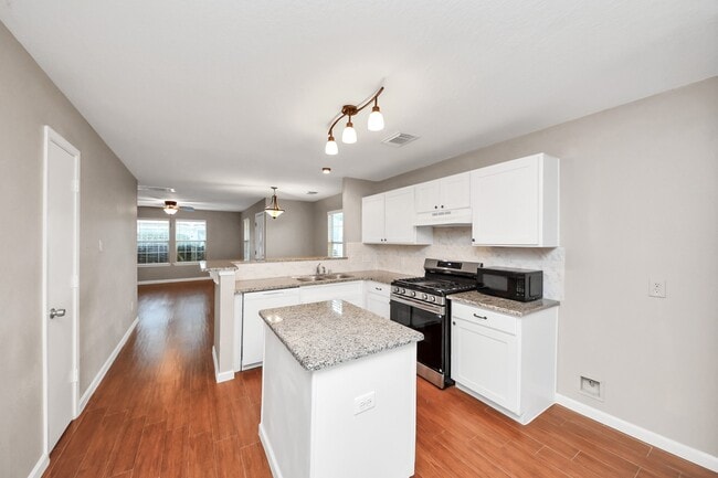 Building Photo - 20641 Patriot Park Ln
