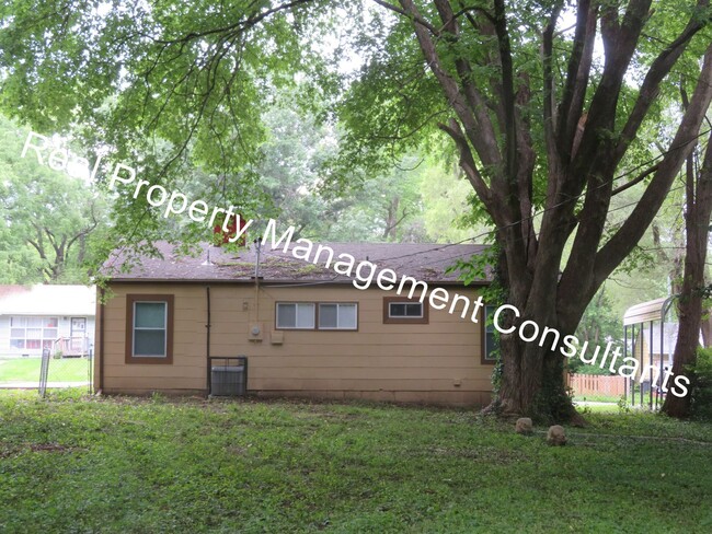 Building Photo - Remodeled 3 bedroom 1 bath Home