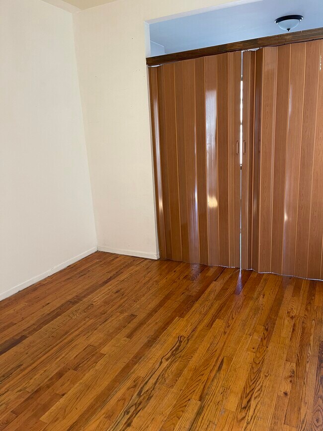 Building Photo - 430 Franklin Ave