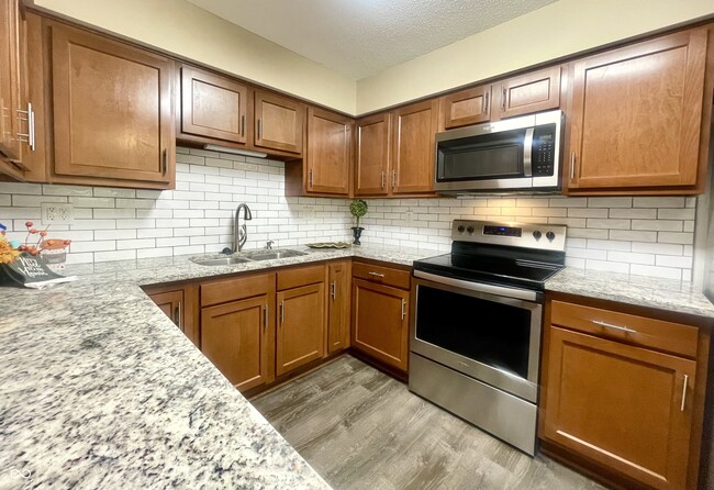 Building Photo - 5505 N Austin Dr
