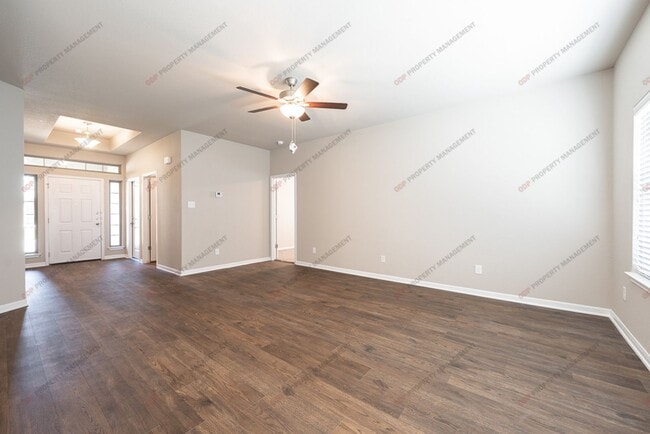 Building Photo - 1242 Lakeway Crossing Dr