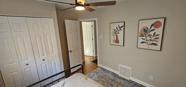 Building Photo - 2604 Tamm Ave