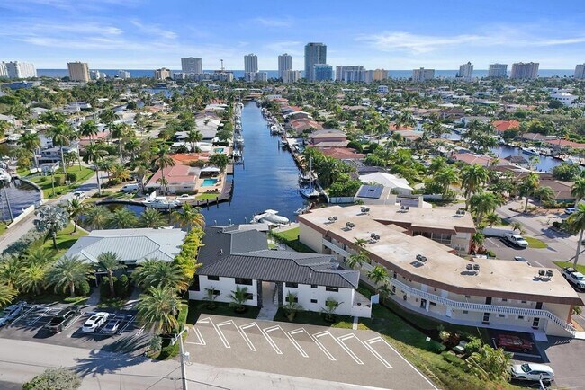 Building Photo - 840 SE 22nd Ave