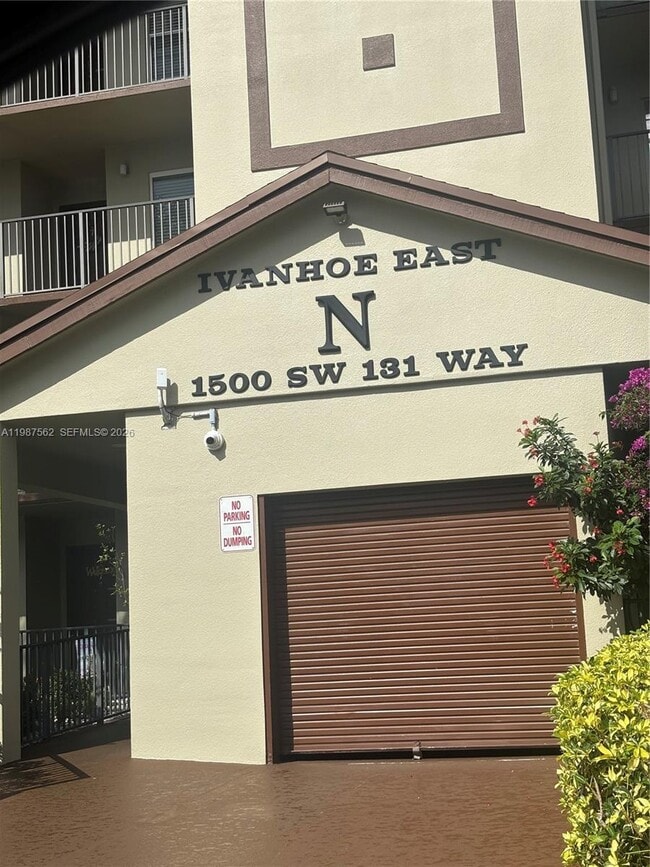 Building Photo - 1500 SW 131st Way