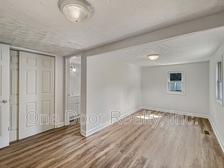 Building Photo - 165 Magruder Ave
